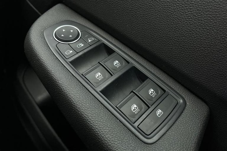 2024 Renault Clio 1.0 TCe evolution Hatchback 5dr - KEYLESS GO with AUTO LOCK, CRUISE CONTROL Hat...