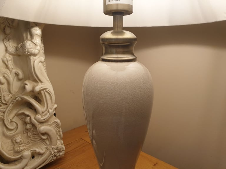Cream crackle glazed lamp