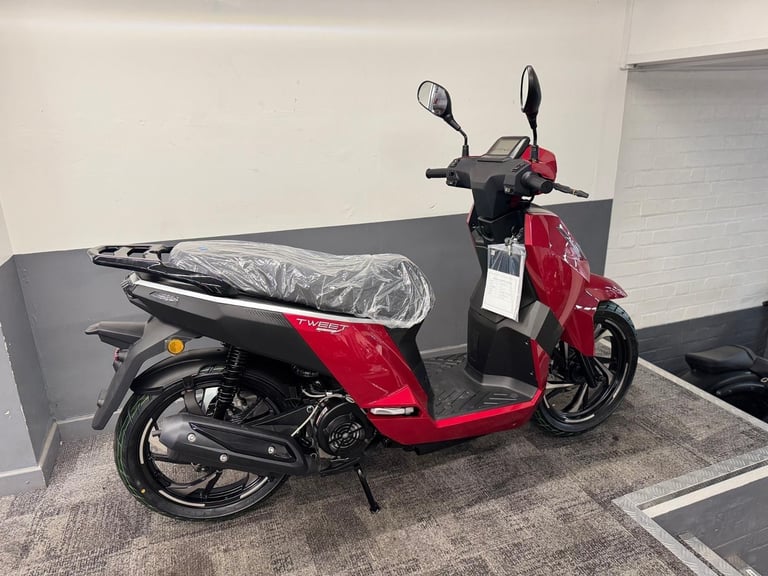 BRAND NEW 2025 PEUGEOT TWEET 125 SCOOTER LEARNER LEGAL MOPED DELIVERY
