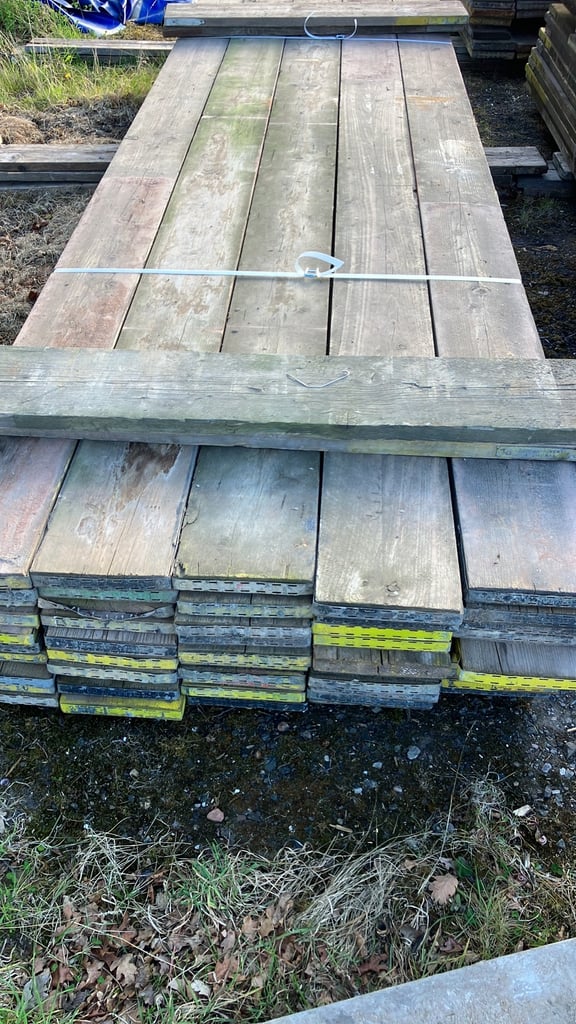 Used scaffolding boards