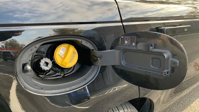 2018 Land Rover Range Rover Velar 2.0 D240 R-Dynamic SE SUV 5dr Diesel Auto 4WD Euro 6 (s/s) (240...