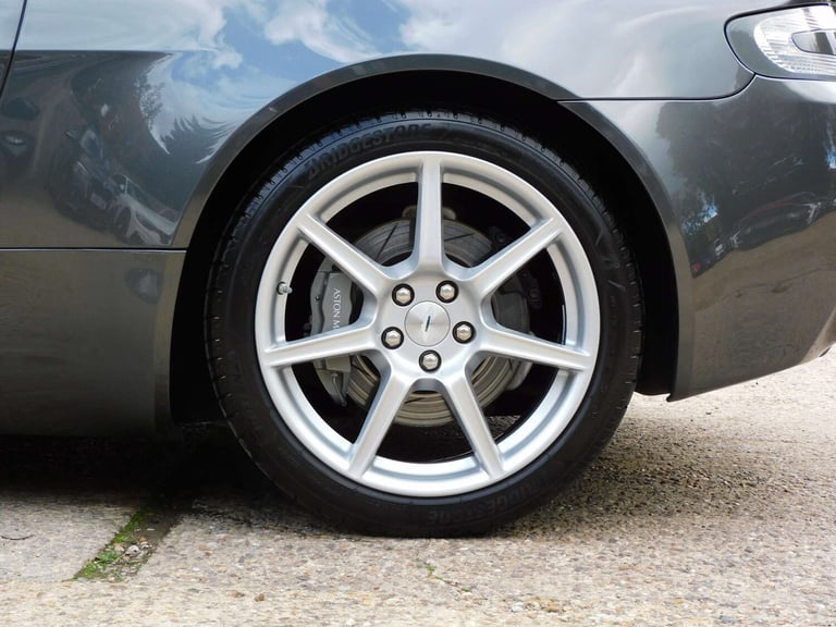 2006 Aston Martin Vantage 2dr HATCHBACK PETROL Manual