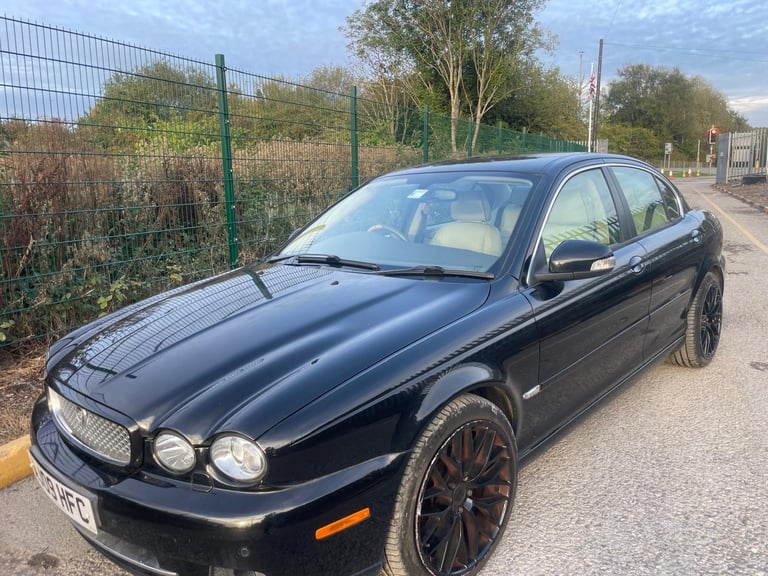 JAGUAR X-TYPE 2.2 D SOVEREIGN 09 REG BLACK 4 DOOR SALOON MOT DECEMBER 12TH 2025 SERVICE HISTORY