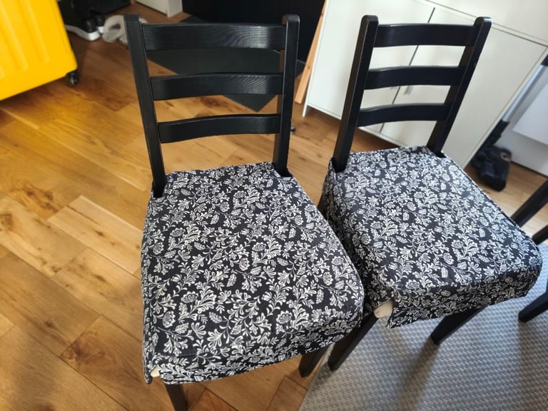 Dining extendable table ikea + 6 LÄRHAMN Chairs