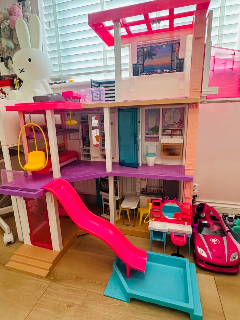 Barbie Day to Night Dreamhouse Dolls House