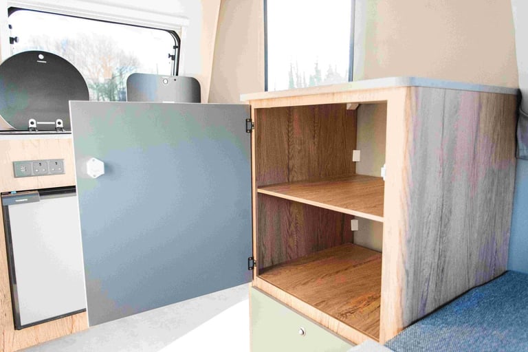 Freedom Jetstream First Class - Lightweight two berth caravan with bathroom