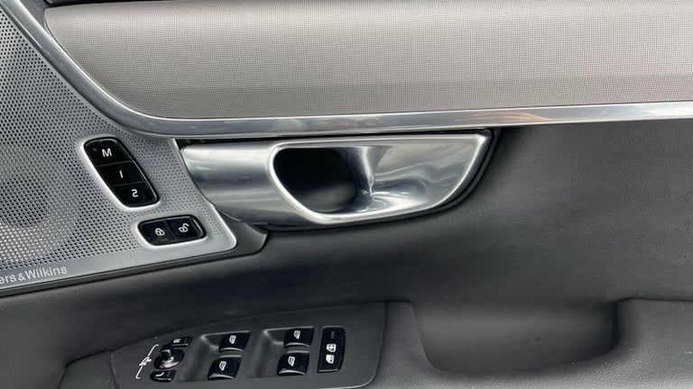 2024 Volvo V90 Ultra T8 AWD Plug-in hybrid Electric/Petrol Dark Automatic Estate Petrol Automatic