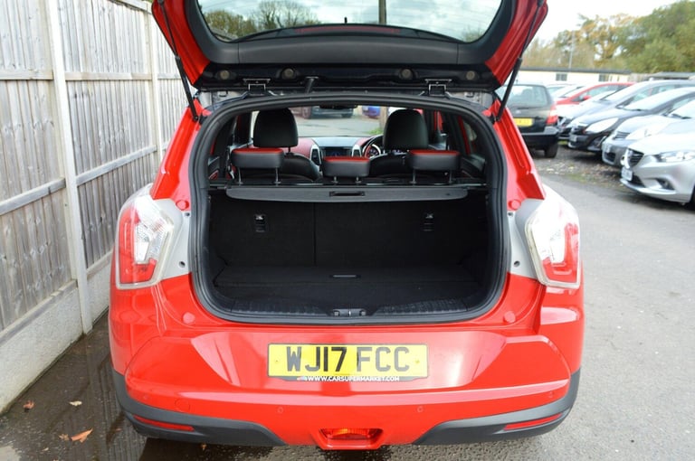 2017 Ssangyong Tivoli 1.6 ELX 5dr Auto HATCHBACK PETROL Automatic