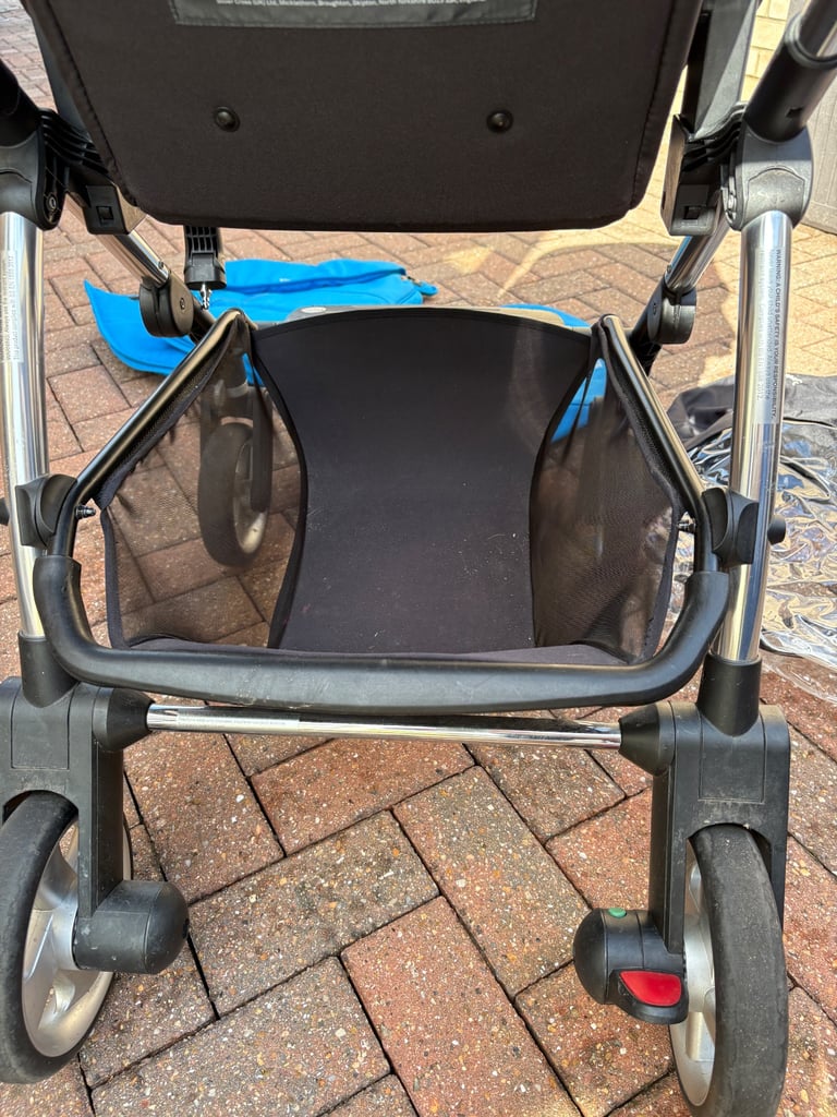 Silver Cross buggy, car seat and bassinet 