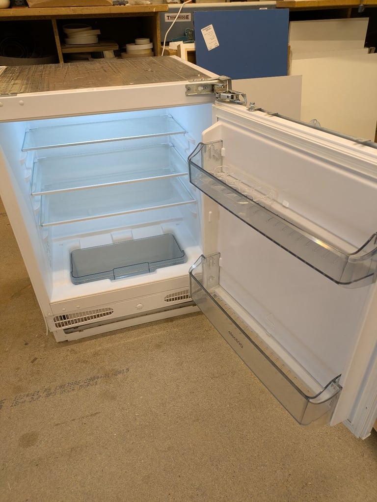 Integrated fridge