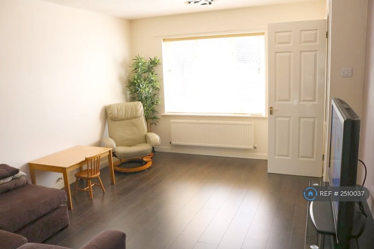 3 bedroom house in Hallcroft Chase, Highwoods, Colchester, CO4 (3 bed) (#2510037)