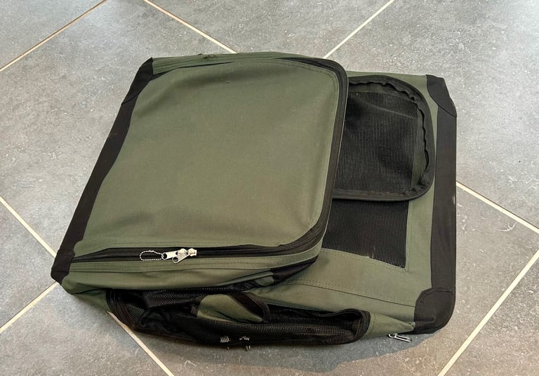 Collapsible dog (or cat !) carrier