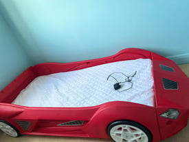Kids car bed 