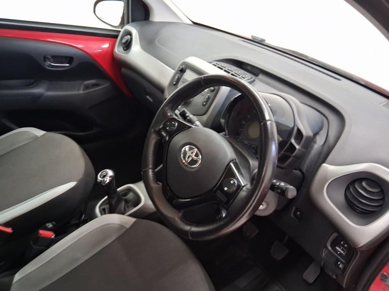 2017 Toyota AYGO 1.0 VVT-i x-play Hatchback 5dr Petrol Manual Euro 6 (68 ps) HATCHBACK Petrol Manual