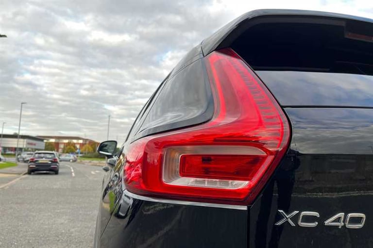 2018 Volvo XC40 2.0 D4 Inscription SUV 5dr Diesel Auto AWD Euro 6 (s/s) (190 ps) SUV Diesel Autom...