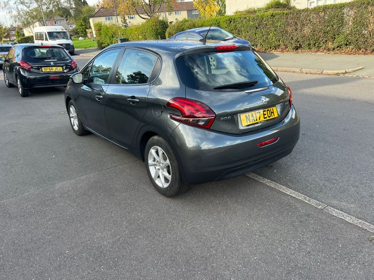 PEUGEOT 208 PURETECH 2017 WITH ONLY 33 K MILES EXCELLENT CONDITION