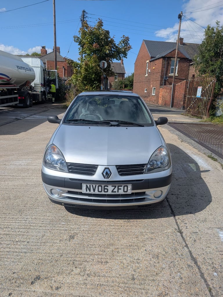 Renault Clio MK2 1.2 45k miles new clutch recent timing belt 3 dr