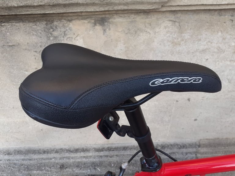 Carrera road bike  - EXCELLENT CONDITION 