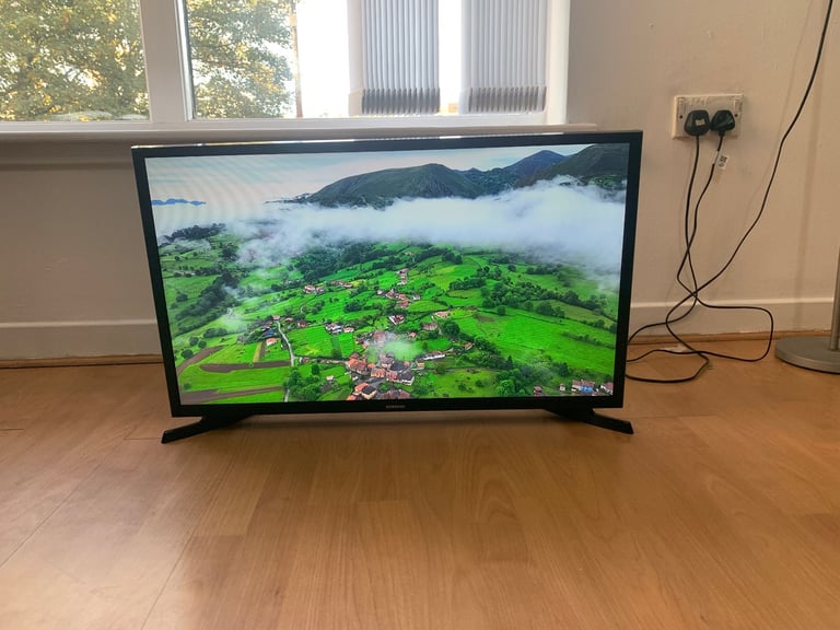 Samsung 32 Inch Smart TV