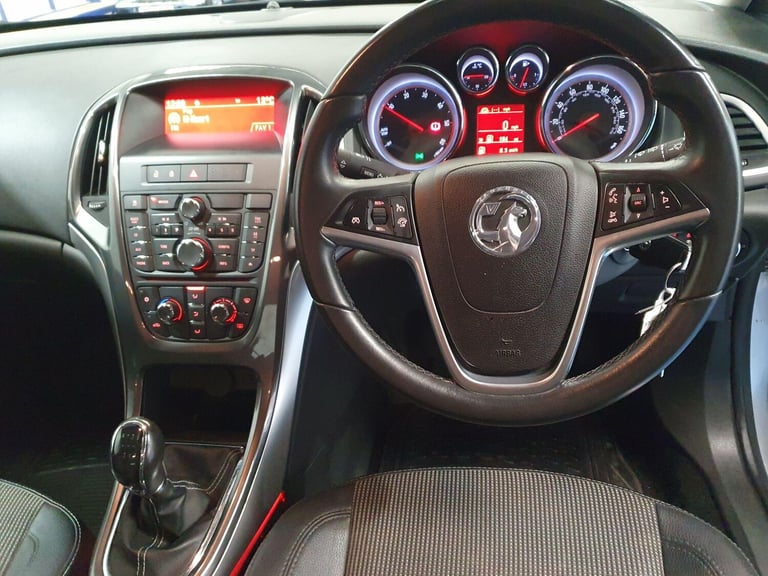 2012 Vauxhall Astra 2.0 CDTi 16V ecoFLEX SE [165] 5dr HATCHBACK DIESEL Manual