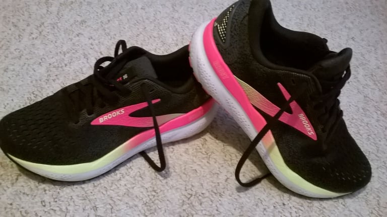 image for BROOKS GHOST TRAINERS WIDE FIT  RRP £139 FREE POST 