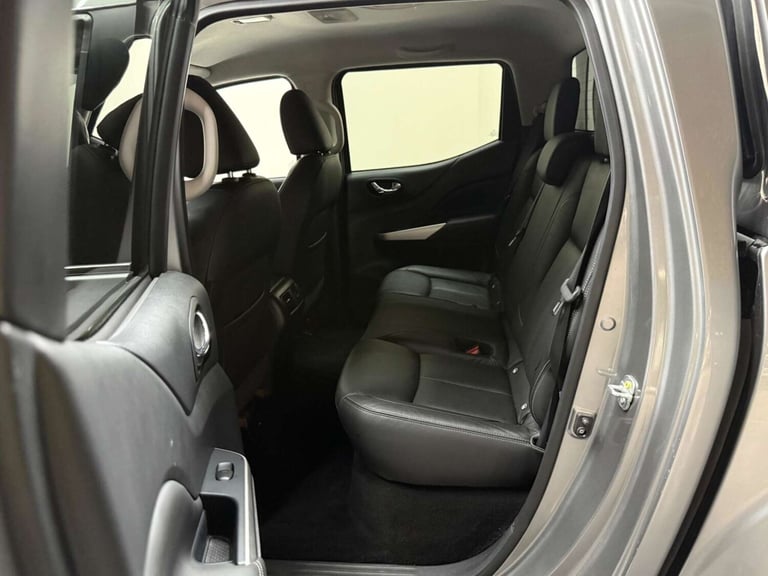2020 Nissan Navara Double Cab Pick Up Tekna 2.3dCi 190 TT 4WD Auto PICK UP DIESEL Automatic