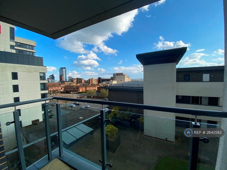 2 bedroom flat in College Street, Southampton, SO14 (2 bed) (#2642582)