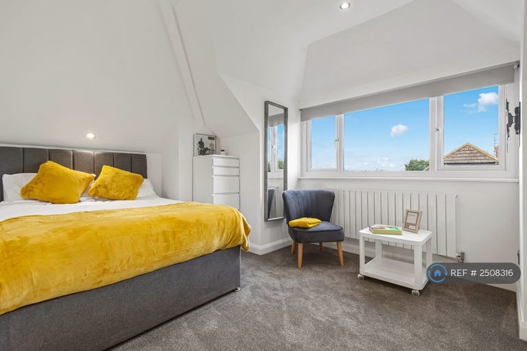 1 bedroom in Kettering, Kettering, NN15 (#2508316)