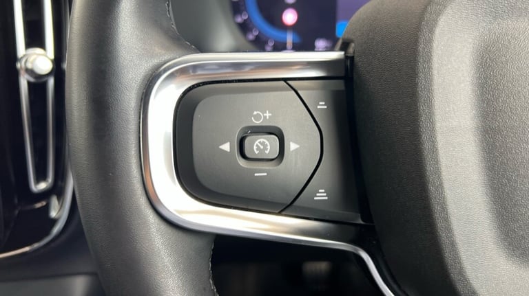 2023 Volvo XC40 Plus, B3 Mild hybrid, Petrol, Dark (360 Parking Camera, Apple Car Play) Estate Pe...