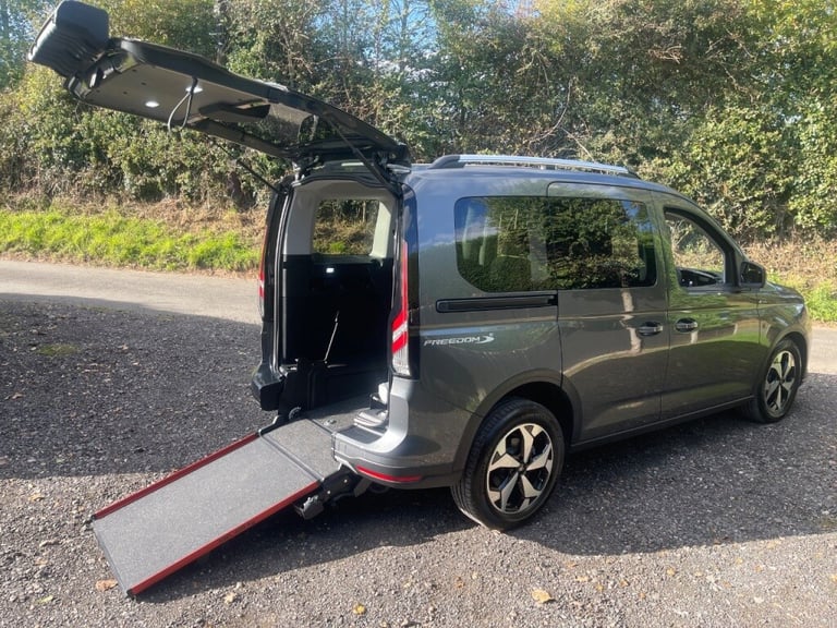  Ford Tourneo Connect 2.0 EcoBlue Active 5dr AUTOMATIC WHEELCHAIR ACCESSIBLE