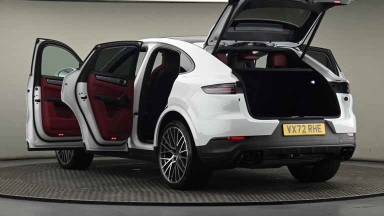 2022 Porsche Cayenne 3.0T V6 Platinum Edition TiptronicS 4WD Euro 6 (s/s) 5dr Coupe Petrol Automatic