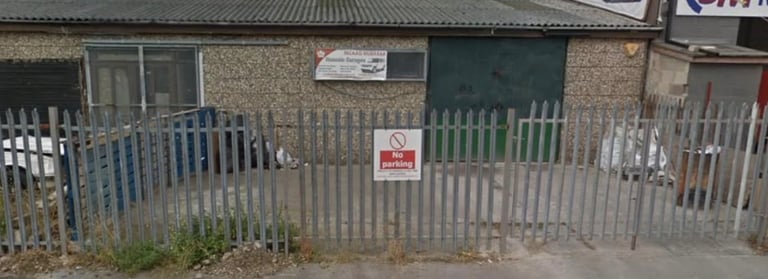 Spacious unit to let 