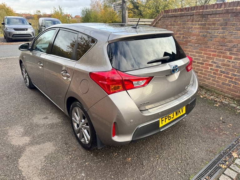 2013 Toyota Auris 1.8 VVTi Hybrid Excel 5dr CVT Auto HATCHBACK Petrol/Electric Hybrid Automatic