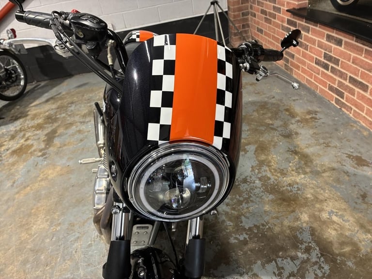 Triumph Thruxton in Davida colours by 8 ball paintworks for sale Chesterfield