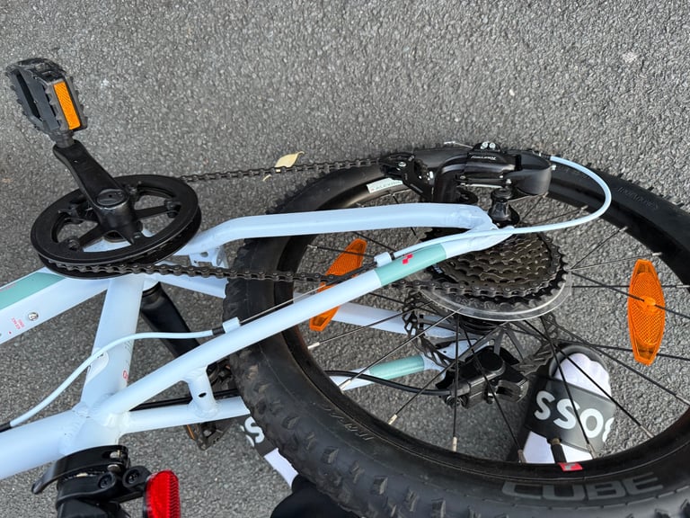 Kids cube mountain bike 