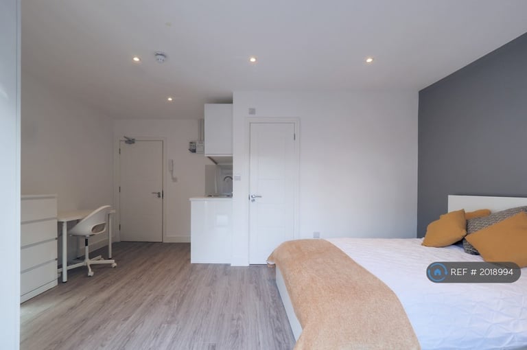 Property to rent in Borehamwood, Hertfordshire, Flats and Houses to