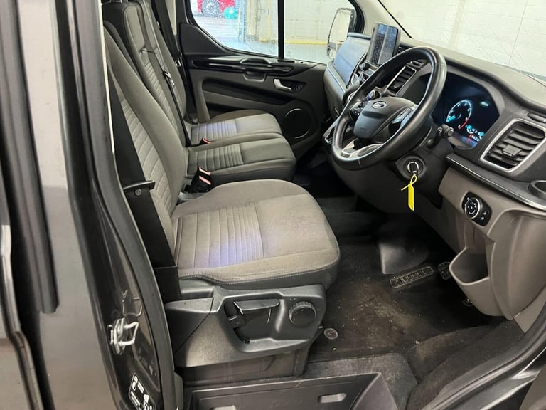 2022 Ford Tourneo Custom 2.0 320 EcoBlue Titanium Auto L2 Euro 6 (s/s) 5dr Minibus Diesel Automatic