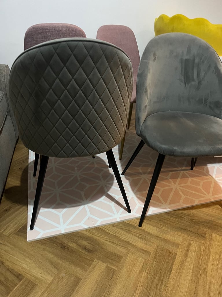 4 Dining Room Chairs - FREE