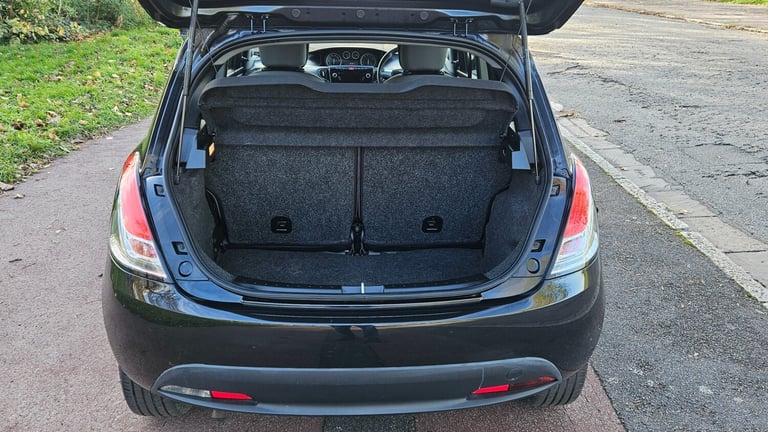 2013 Chrysler Ypsilon 1.2 S 5dr HATCHBACK Petrol Manual