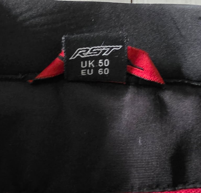 RST MOTORBIKE LEATHER JACKET & TROUSERS 