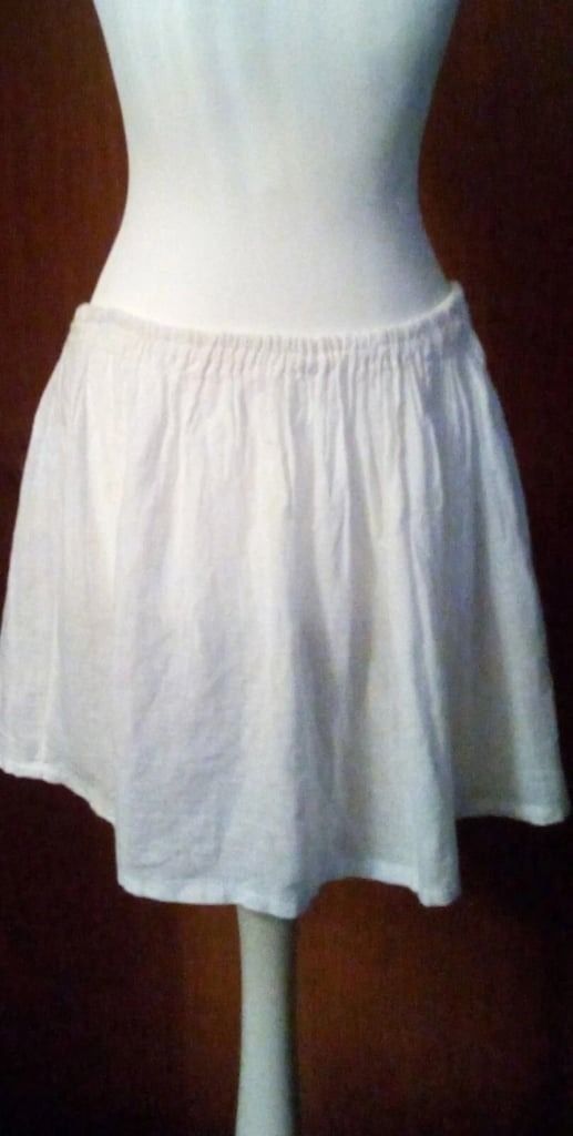 White Elasticated Waist Crinkle/Linen Blend Summer Skirt.Size 8.POST OR COLLECT!
