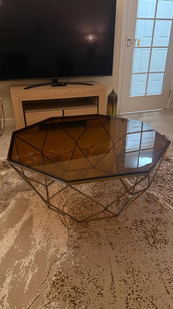 Glass coffee table 