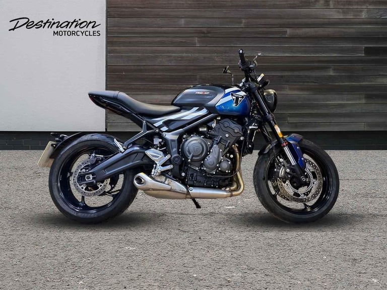 2025 Triumph Trident 660 PREMIUM TWIN COLOUR Petrol black 6 Speed
