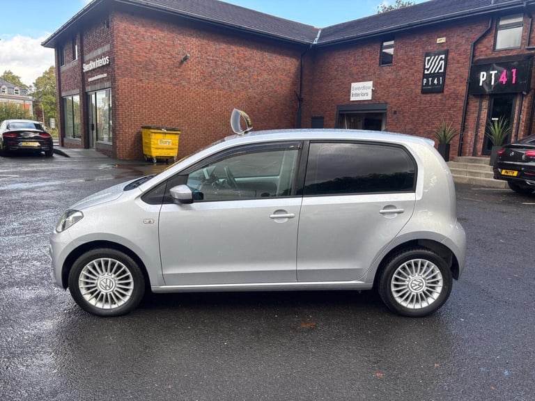 VOLKSWAGEN UP 1.0 High up! 2014