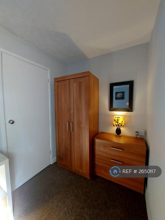 Studio flat in Furnace Lane, Telford, TF2 (#2650117)