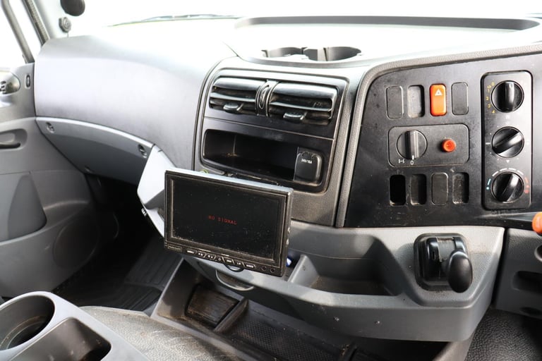 MERCEDES AXOR 1824 4X2 SLEEPER 26FT BOXVAN (2013)