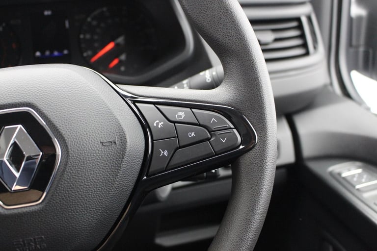 2024 Renault Trafic 2.0Dci Advance LL30 Blue Van Diesel Manual