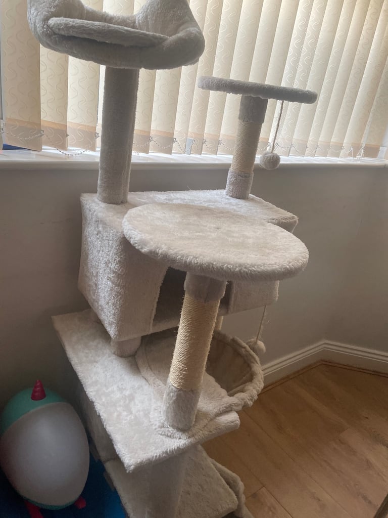 cat tree beige 