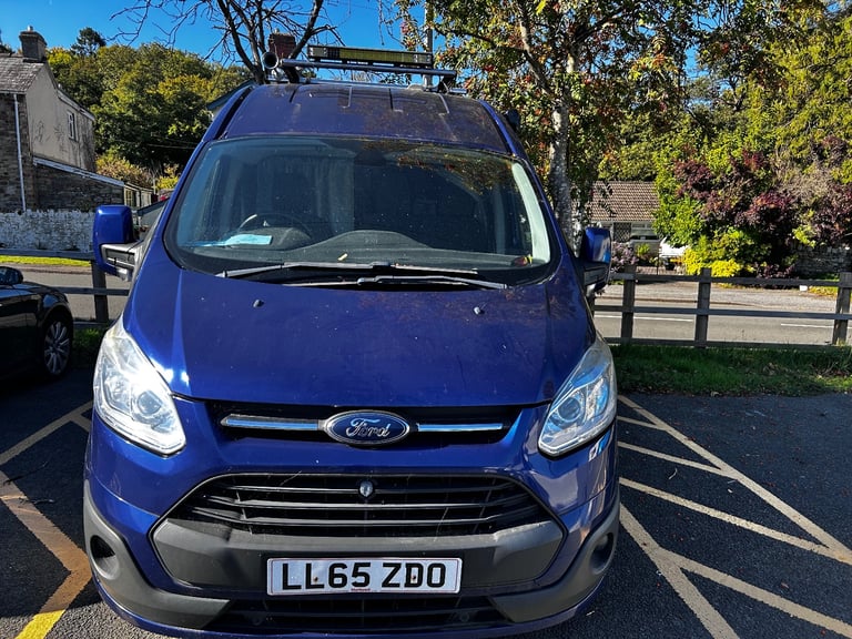 Transit Custom. 2016.