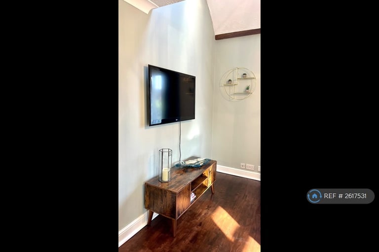 2 bedroom house in Ladygrove Drive, Guildford, GU4 (2 bed) (#2617531)